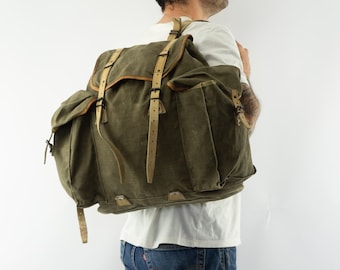 L Besson / Mochila militar vintage / Década de 1960 / Mochila de senderismo / Lona Kaki pesada/Cuero / Pátina agradable / Bolsa de montaña / Hecho en Francia