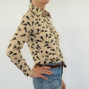Vintage Print Shirt 1970s | Beige Cotton Lions Print Blouse | Big Retro Collar | France | S image 5