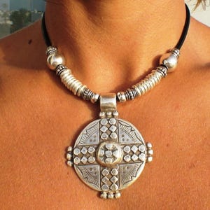 keltische benutzerdefinierte Charme Halskette Silber Perlen Halsketten für Frauen, Boho Schmuck meistverkauften ítems by kekugi