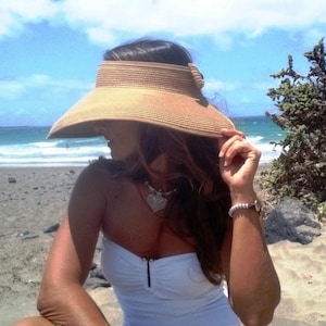 Sun Visor breiter Krempe Floppy Custom Strohhut für Frauen • Braut Junggesellinnenabschied