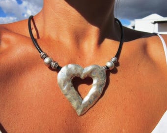Collar colgante llamativo de plata con cuentas y dije de corazón, joyería bohemia, Designs By Kekugi