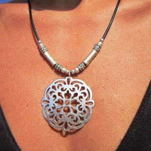 Personalisierte benutzerdefinierte Charme Halskette Silber Perlen Halsketten für Frauen, Boho Schmuck meistverkaufte Produkte von kekugi