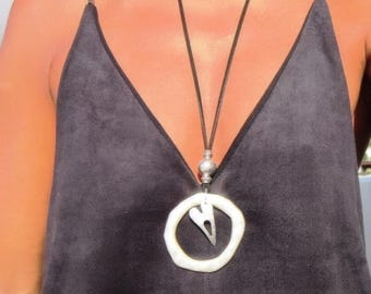Collar colgante llamativo de plata con cuentas y dije de corazón, joyería bohemia, Designs By Kekugi