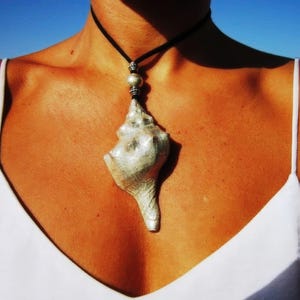Lange Silber und Leder Halskette, lässige einfache Boho Chic Schmuck, auf Bestellung gemacht, Designs von kekugi