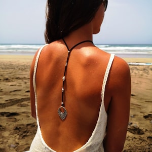 Boho ketting met zilveren kralen op de achterkant en y lariat op de voorkant • Bareback-sieraden