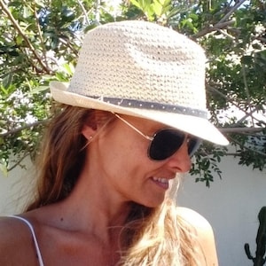 Benutzerdefinierte Stroh Fedora Hut für Frauen • Braut Junggesellinnenabschied häkeln