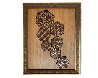 Die Arabesque® Mittelalterliche Islamische Geometrische Wandkunst mit graviertem Abstrakten Islamischen Geometrischen Arabesken Muster & Modernem Design Ästhetik