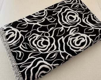 Handmade Arabesque Scarf with Lace – Elegant Day & Evening Wear
