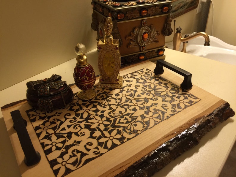 Dekoratives Tablett Naturholz Wohnkultur Untersetzer Tablett holzgebrannt Alhambra mittelalterliche Kunst Islamische Kunst Spanisch Kosmetiktablett Arabeske Bild 4