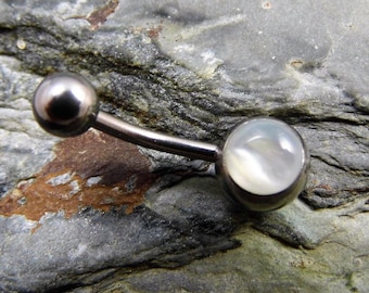 Mother of Pearl Belly Button Ring: 316L Steel, 6mm Gem