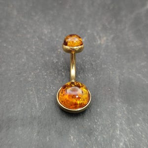 Piercing para el ombligo de ámbar báltico: barra de acero quirúrgico dorado, calibre 14