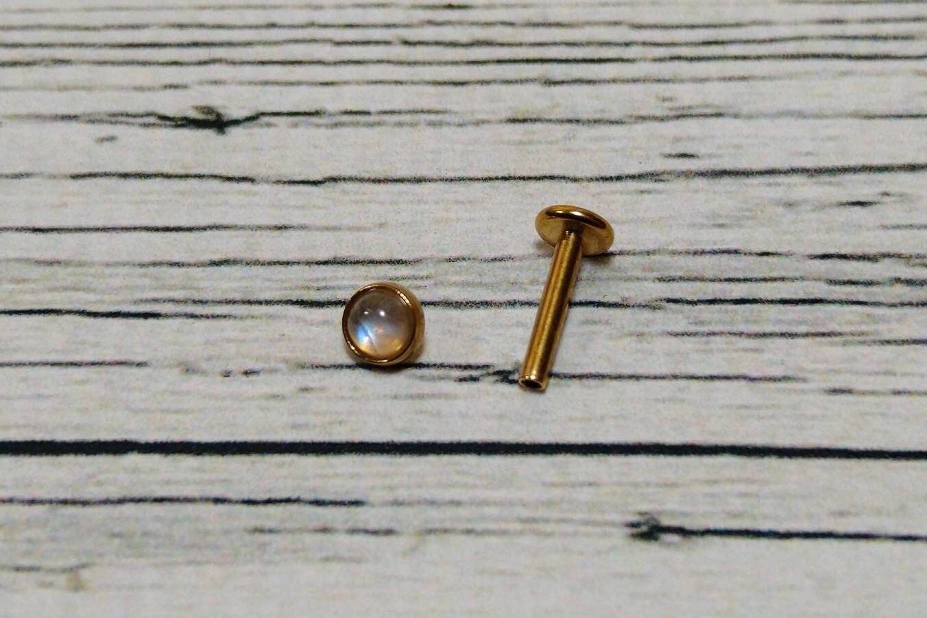 Rainbow Moonstone Labret Stud - 3mm Setting - Gold Titanium Coated 31…