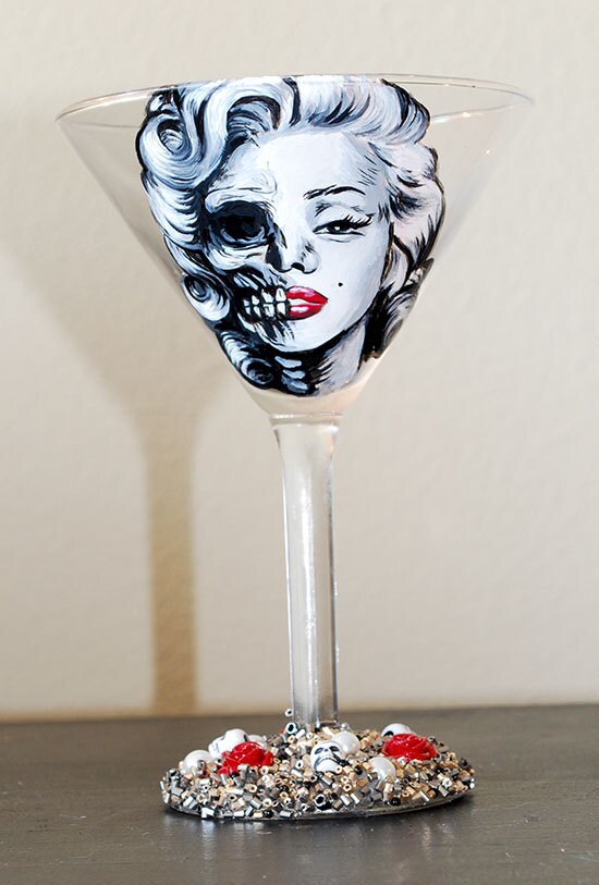Marilyn Skull Unique Pint Glass