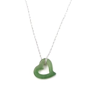Zierlicher Jade Floating Heart Anhänger, kanadische Nephrit Jade