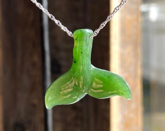 カナダ産翡翠のクジラの置物 - 翡翠彫刻 - モビー・ディック - Etsy 日本