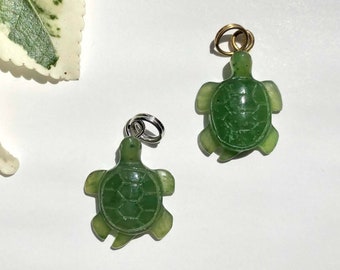 Canadian Jade Turtle Charm, 15mm