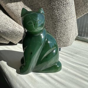 Canadian Nephrite Jade Cat, Sitting