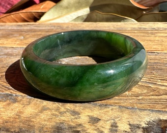 A Grade Canadian Nephrite Jade Bangle, 52mm x 17.3mm