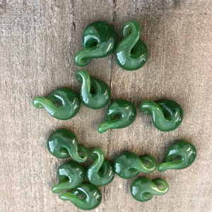Pendentif torsadé Infinity en jade, 0,75 po. Jade de cassis canadien image 5