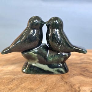 Agapornis canadienses de jade tallados a mano - 35.º aniversario de bodas (varios tamaños) imagen 4