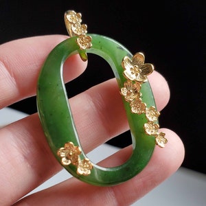 Canadian Jade Oval Flower Pendant, 45mm