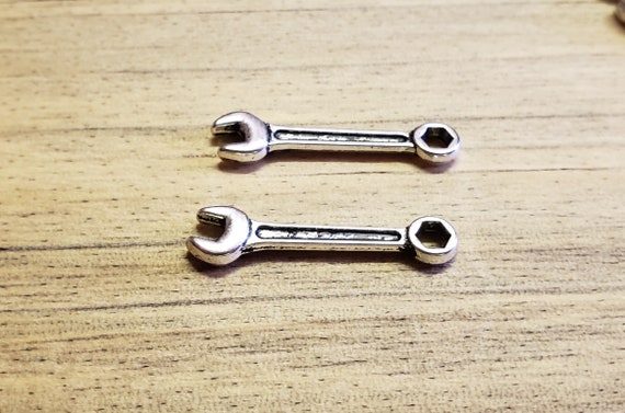 12 Wrench tool charms antique silver tone P599