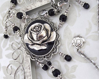 Gothic Delight - Gothic Statement Halskette - Metall Rose Halskette - silber und schwarz Halskette