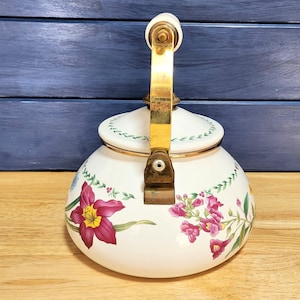 MISAKA Floral Enamel Kettle image 2