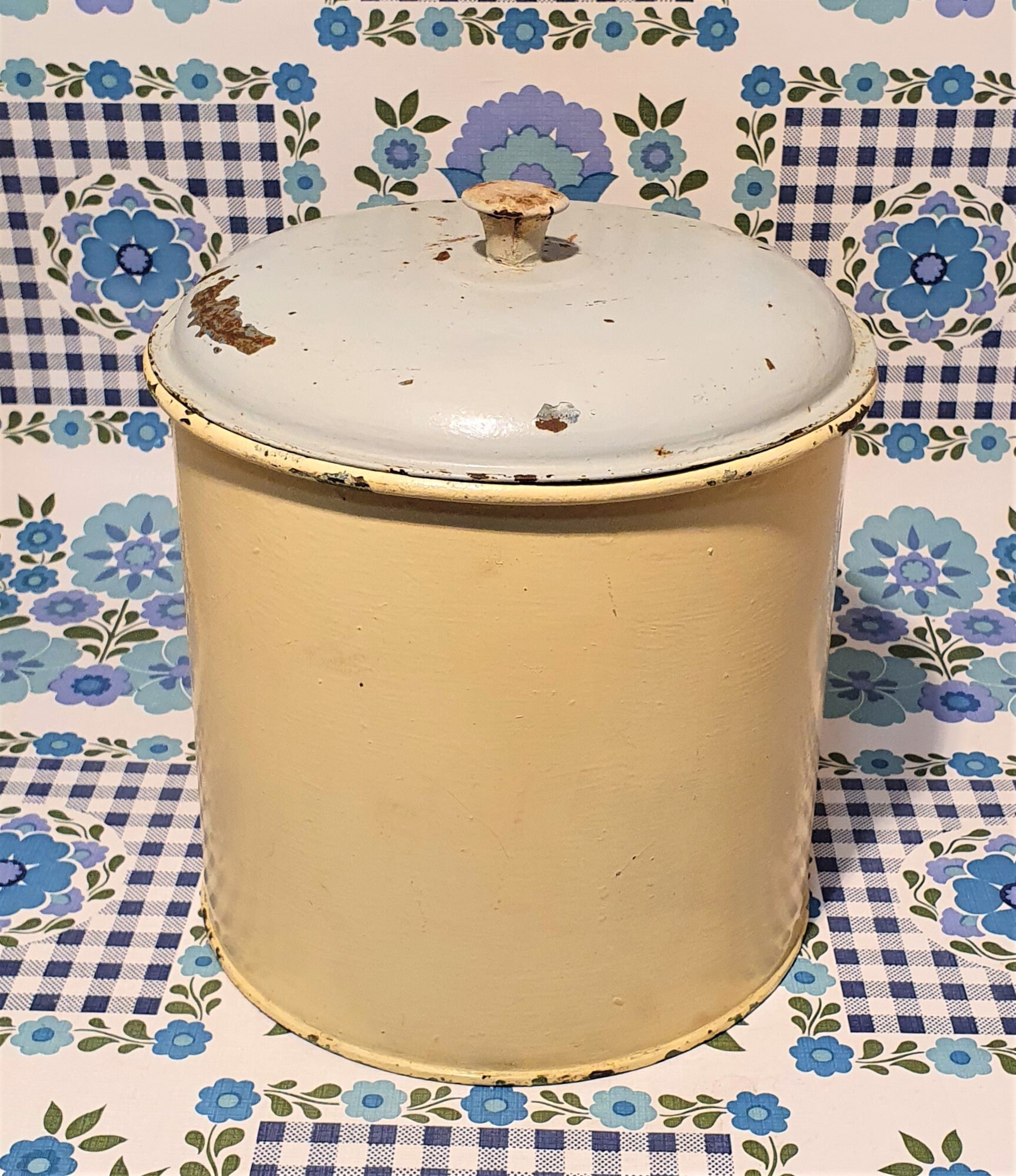 One Vintage Tin Canisters Etsy