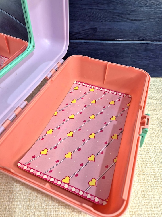 Vintage Redbox Makeup Case - image 7