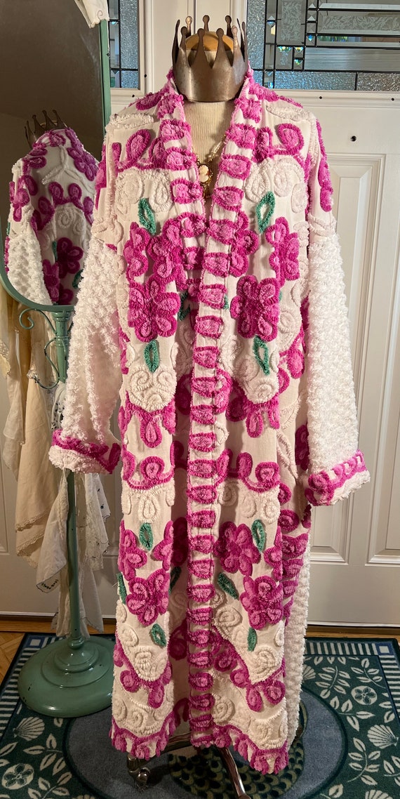 Plus Size Chenille Robe, The Nanny Style Bathrobe Designed from Y2K Era  Vintage Canyon Group Chenille Bedspread, 1X, 2X Large - The Cottage Divine,  a NIGHTWATCH CO.