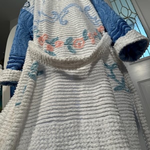 Large heavy “Border Flowers” vintage chenille bathrobe upcycled from combo hobnail and chenille bedspread