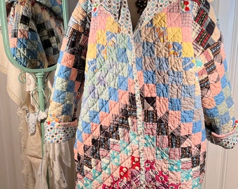 Large thick snd heavy ‘trip around the world’ pattern patchwork quilt coat upcycled from vintage handmade flour sack bits patchwork quilt
