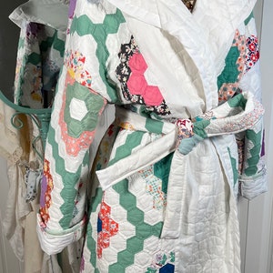 XL soft ‘grandmothers flower garden’ patchwork coat upcycled from vintage hand pieced snd hand quilted patchwork quilt