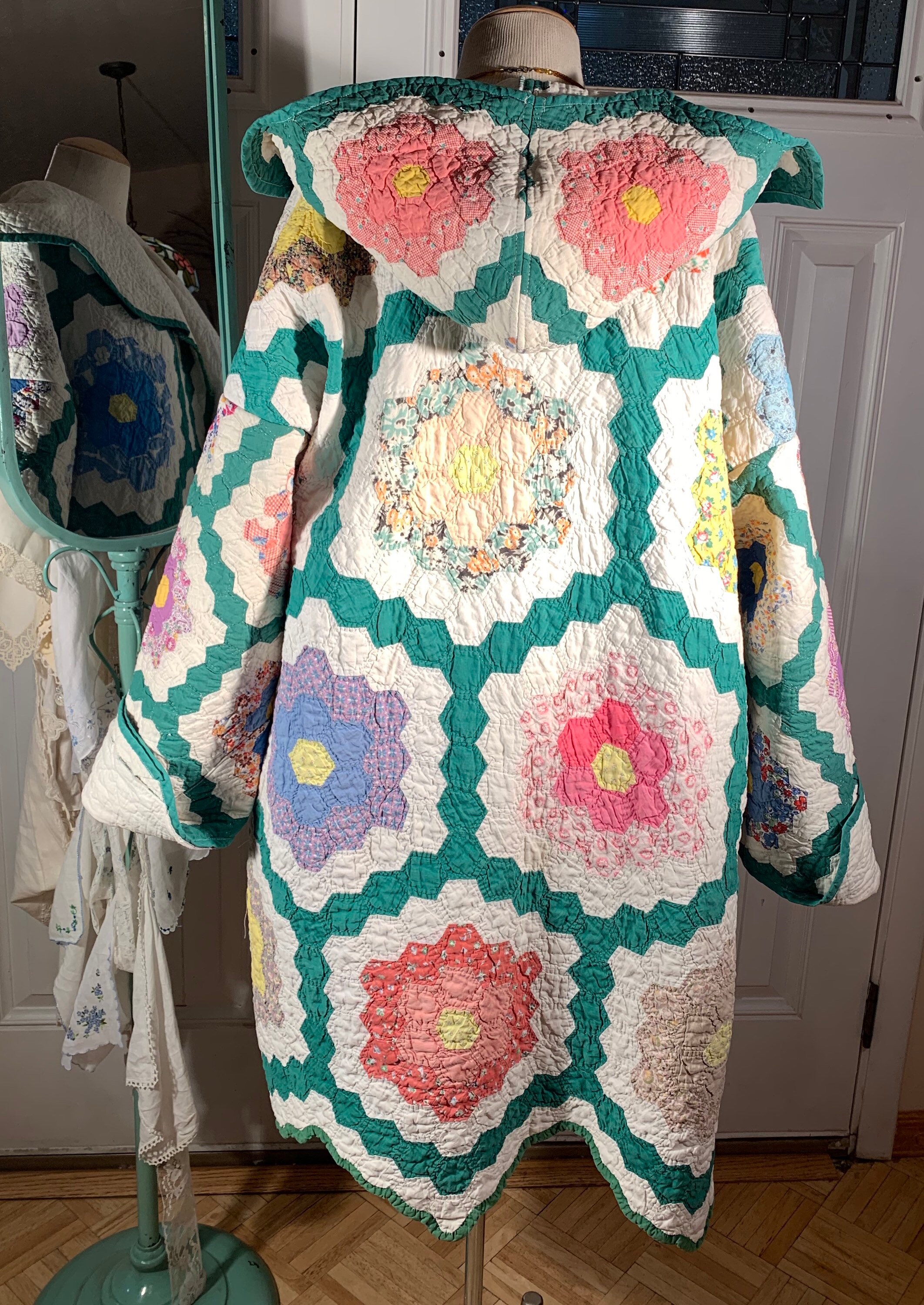 XL Heavy Grandmothers Flower Garden Patchwork Quilt Coat
