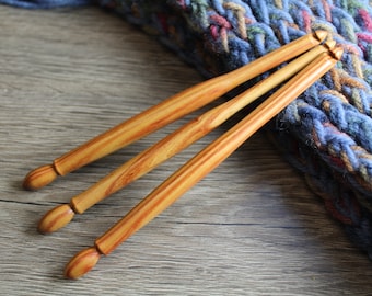 Size N-K-I Crochet Hook, Crochet hook set , Handmade set of Crochet hook, YELLOW RED