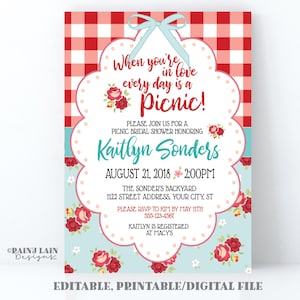Puede incluir: Una invitaci&oacute;n imprimible para una despedida de soltera con un fondo de cuadros rojos y blancos. La invitaci&oacute;n presenta un lazo azul y blanco, flores rojas y el texto "When you're in love every day is a Picnic!" La invitaci&oacute;n es para una despedida de soltera en honor a Kaitlyn Sonders el 21 de agosto de 2018 a las 2:00 PM. La invitaci&oacute;n incluye la direcci&oacute;n y la informaci&oacute;n de RSVP.