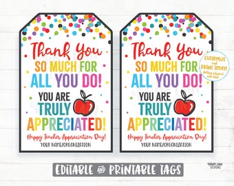 Op de afbeelding: Twee witte, bedrukbare cadeaulabels met een zwarte rand. De labels hebben kleurrijke tekst met de tekst "Dank u wel, zo veel voor alles wat u doet! U wordt echt gewaardeerd!" met een rode appelafbeelding. De labels zijn voor de Dag van de Leraar.
