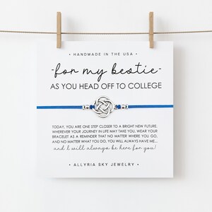 Bracelet cadeau avec carte Bestie « Off to College », cadeau meilleur ami pour l'université, remise des diplômes, étudiant de première année, BFF, bracelet meilleur ami, n'importe où