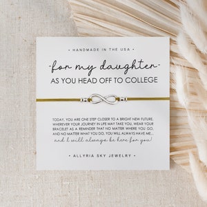 Bracelet cadeau avec carte fille « Aller à l'université », cadeau fille d'université, remise des diplômes, étudiant de première année, cadeau mère fille, n'importe où