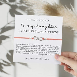 Bracelet cadeau avec carte « Off to College » pour fille, cadeau papa fille, remise des diplômes, rentrée des classes, étudiant de première année, tu me manques, appelez votre père