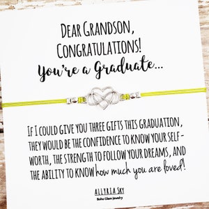 Bracelet cadeau avec carte de graduation « Cher petit-fils » | Cadeau de remise de diplôme de petit-fils, Cadeau de grand-mère petit-fils, École secondaire, Cadeau de remise de diplôme d’études collégiales