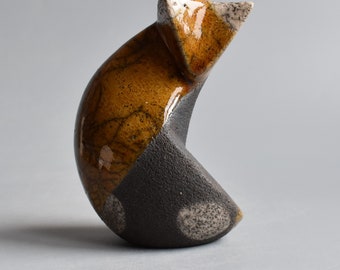 Ceramic statuette - a three-colored cat, a statuette, a white cat, a birthday present, a gift to her, Japanese ceramics, a raku pottery