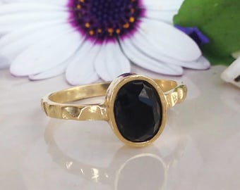 Black Onyx Ring - December Birthstone - Oval Gemstone Bezel Set Simple Hammered Gold Band