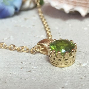 Peridot Necklace - August Birthstone - Gemstone necklace - Vintage Style - Simple Necklace - Round Pendant - Gold Necklace