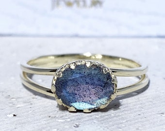 Labradorite Ring - Grey Ring - Genuine Gemstone - Gold Ring - Stacking Ring - Bezel Set Ring - Simple Ring - Rainbow Ring - Oval Ring