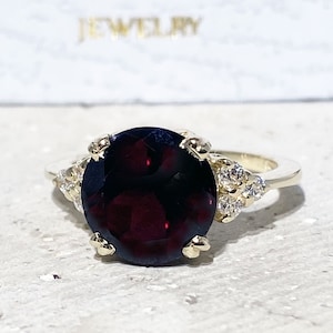 Garnet Ring - January Birthstone - Genuine Garnet - Statement Ring - Gold Ring - Engagement Ring - Prong Ring - Round Ring - Cocktail Ring