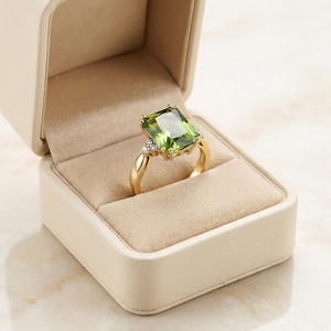 Peridot Ring - August Birthstone - Rechteck Grün Edelstein Set Statement Verlobung Cocktail Gold Band