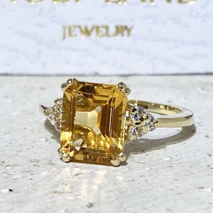 Citrine ring - November Birthstone Jewelry - Statement Ring - Gold Ring - Engagement Ring - Rectangle Ring - Cocktail Ring