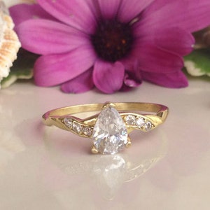 Clear Quartz Ring - April Birthstone - White Quartz - Gold Ring - TIny Ring - Stack Ring - Crystals Ring - Simple Jewelry - Teardrop Ring